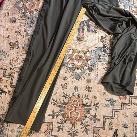 Athleta Nolita Wide Leg Pants Army Green Outdoor Athletic Gym Yoga Pant Size 10 - Picture 8 of 13